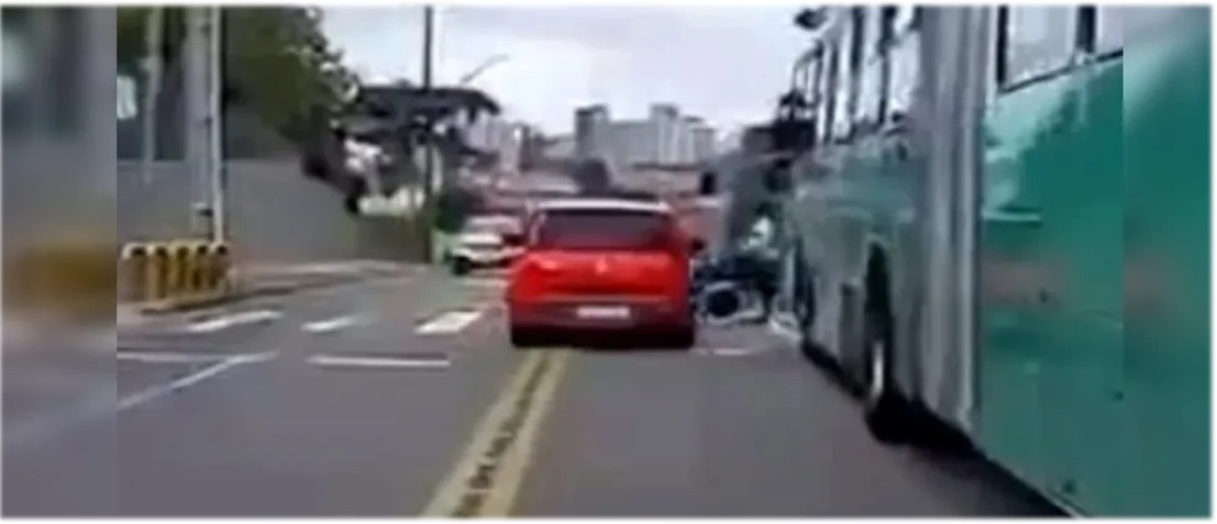 Menina cadeirante de 4 anos é atropelada e motorista foge